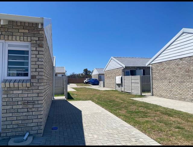 2 BEDROOM TOWNHOUSE FOR SALE IN FAIRVIEW